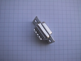 Serial female 9-pin connector